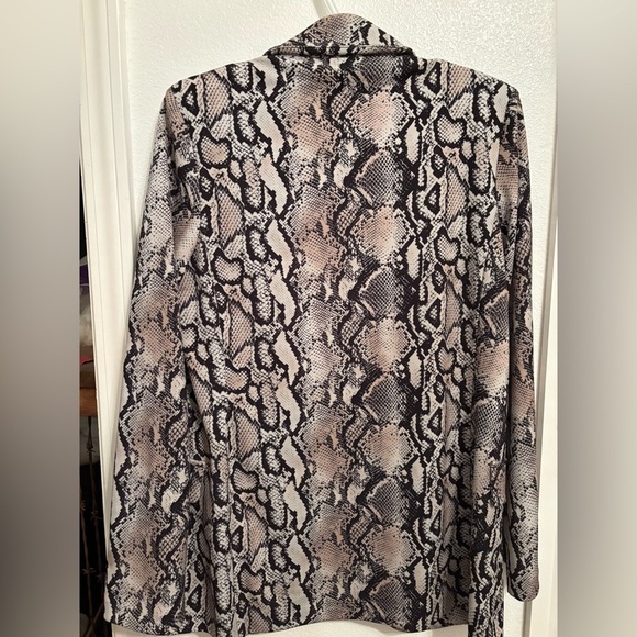 Joseph Ribkoff snakeskin print blazer 6 - Picture 5 of 9